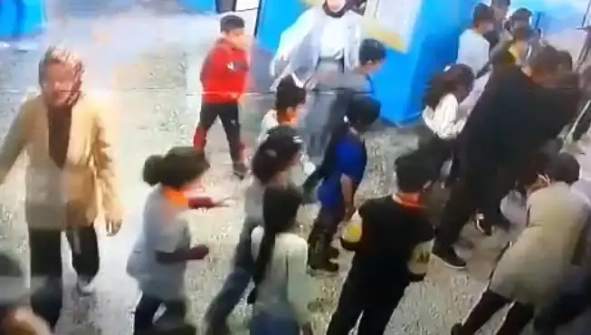 Mardin'de Öğrencinin Boğazına Kaçan Dili Müdür Yardımcısı Kurtardı!