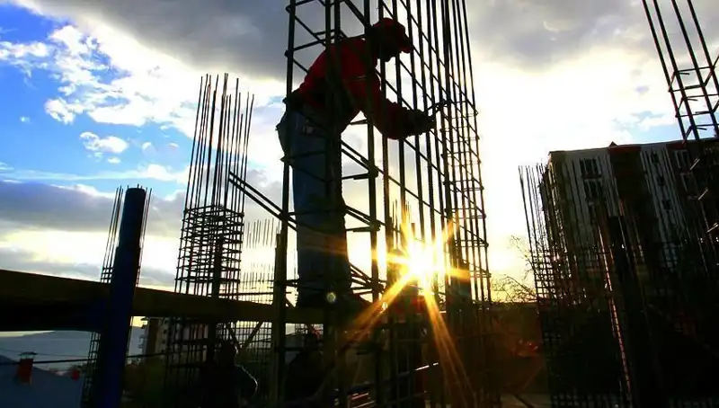 İnşaat Sektöründe Yevmiye Fiyatları Zirveye Ulaştı: 7 Bin Lira Nereye Gidiyor?