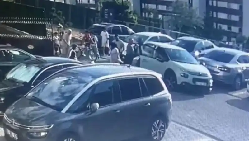 Eşi ve Yakınlarını Arabayla Ezdi: Şok Edici Olayın Ayrıntıları