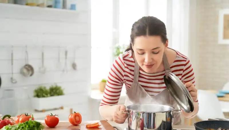 Yemek Hazırlarken Yapılan Ölümcül Hata: Uzmanlardan Uyarılar