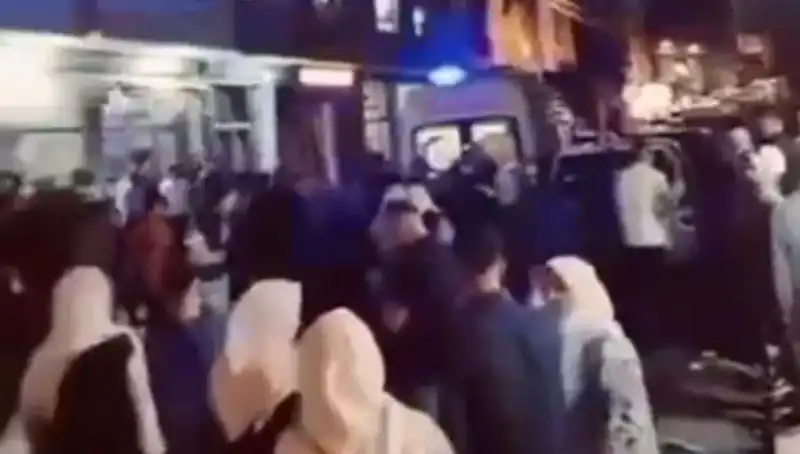 Balkondan Düşen 14 Yaşındaki Kader’in Hayatı İçin Mücadele Başladı