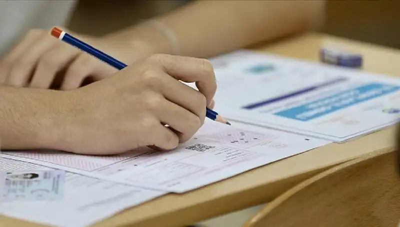 Nizip'ten YKS Şampiyonu Çıktı: Başarı Hikayesi ile Dikkatleri Üzerine Çekti