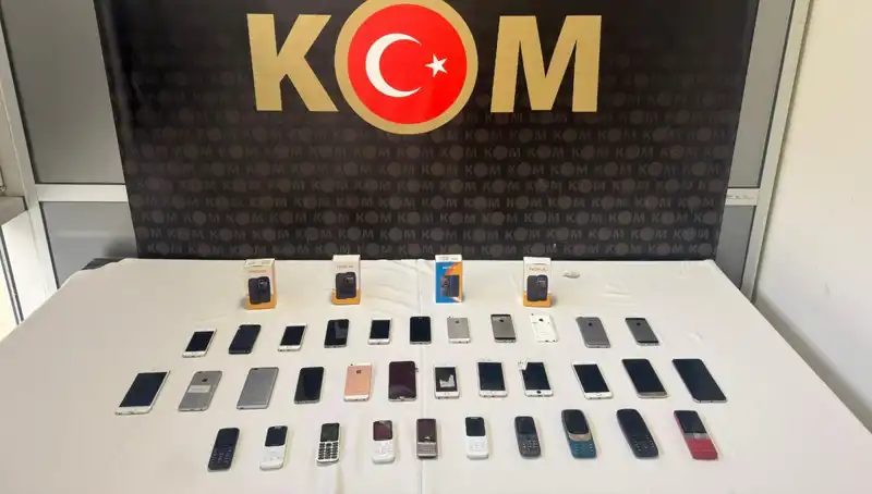 Gümrük Kaçağı Cep Telefonları Ele Geçirildi: 37 Cihaz Ülkeye Giriş Yasağına Takıldı