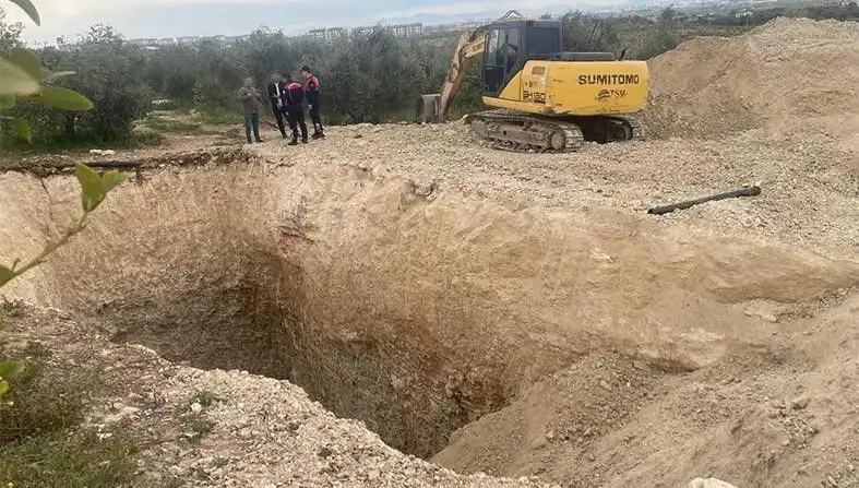 İzinsiz Kazı Yapan 4 Kişi Gözaltına Alındı: Tarihi Eserler Tehlikede