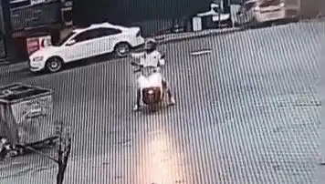 İstanbul'daki AVM'ye Suspectate Silahlı Saldırı: Olay Yerinden İlk Görüntüler