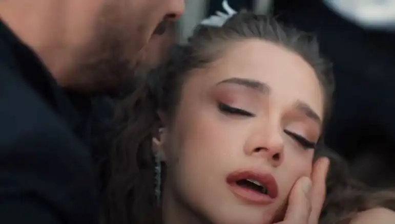 Hudutsuz Sevda Dizi Fırtınasında Zeynep Ayrıldı mı? Miray Daner'in Olaylı Gidişi