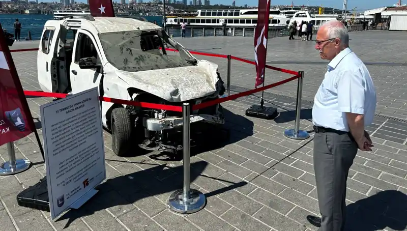 15 Temmuz Darbe Girişimi: Tankların Ezdiği Araçlar Sergileniyor