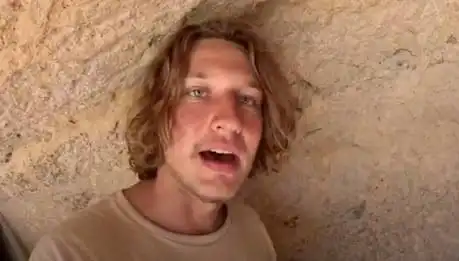 Kayıp Yüzyılların Peşindeki ABD’li Turistin Yasaklı Kabile Adasında Tutuklanması