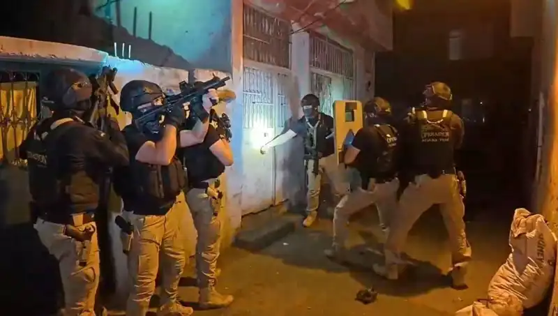 İstanbul'da DAEŞ Operasyonu: 18 Gözaltı ile Terörle Mücadelede Yeni Bir Adım