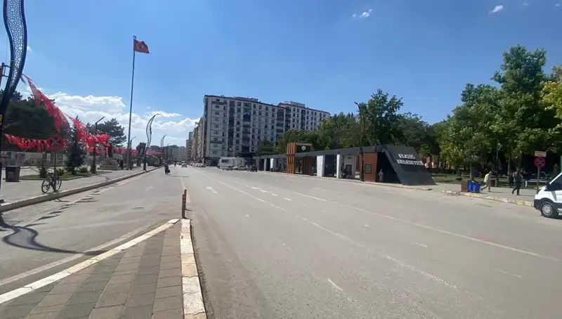 Elazığ’da Sokaklar Neden Boş Kaldı? Şehirdeki Sessizliğin Ardındaki Sebepler