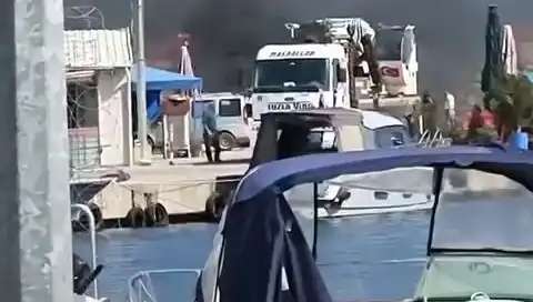Tuzla'daki Balıkçı Barınağında Yangın Paniği: Olayın Ayrıntıları
