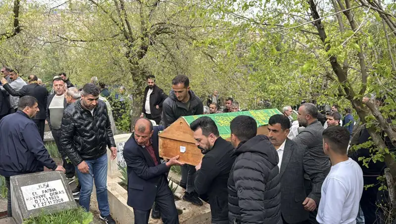 Karabük'te Trajik Kaza: 4 Kişilik Aile Diyarbakır'da Son Yolculuklarına Uğurlandı