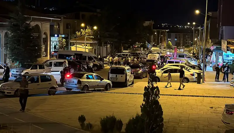 İki Aile Arasında Çıkan Kavga: 1 Ağır Yaralı, 3 Kişi Hastaneye Sevk Edildi