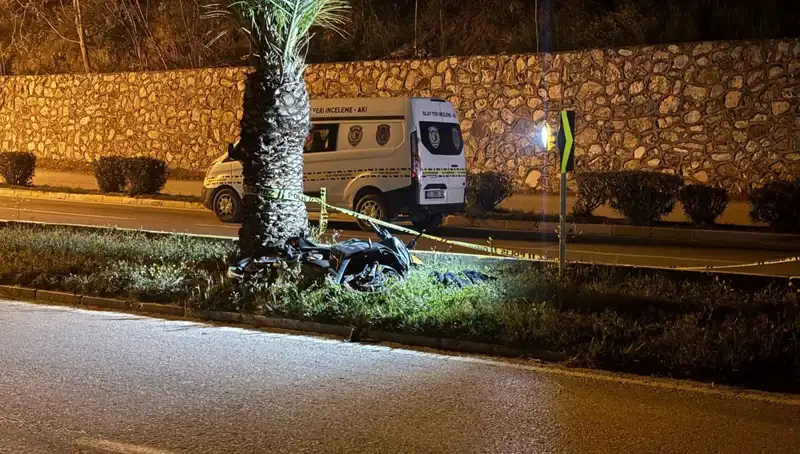 Motosiklet Kazasıyla Hayatını Kaybeden Tıp Öğrencisi, Arkadaşlarını Yasa Boğdu