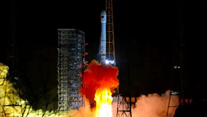 Çin, Asteroid Keşif Aracı Tienvın-2'yi Uzaya Göndererek Yeni Bir Çağa Adım Attı