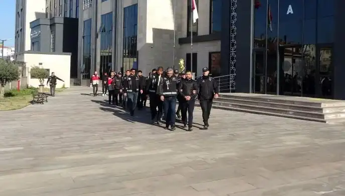 Otelde yaşanan balyozlu ve bıçaklı kargaşa: 10 kişi gözaltında!