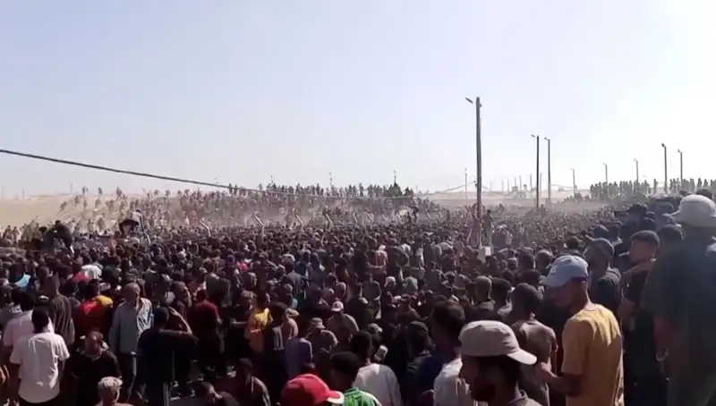 İsrail'in Gazze'deki Yardım Noktasına Saldırısı: 26 Can Aldı