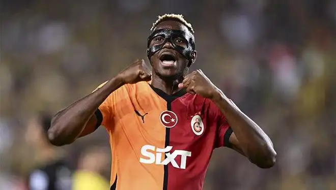 Osimhen’in Menajeri Galatasaray İhtimalini Değerlendirdi: Taraftarlar Ne Düşünüyor?