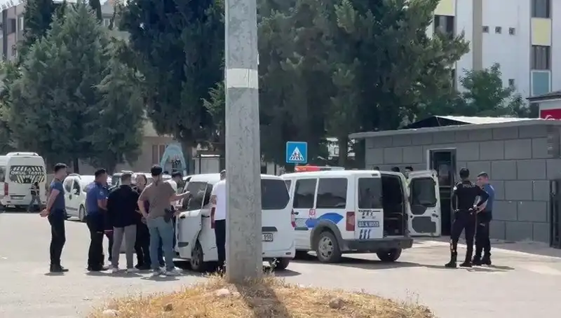 Adliye Önünde Büyüyen Kavga: İki Aile Arasında Savaş Var!