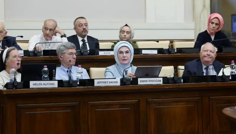 Emine Erdoğan’dan Vatikan’da Evrensel Barış İçin Güçlü Mesaj: "Dünya 5’ten Büyüktür"