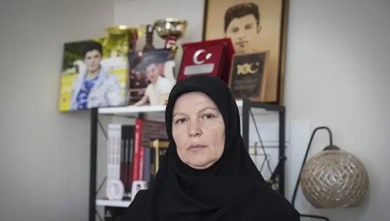 15 Temmuz’un Kahramanı: 16 Yaşında Şehit Düşen Mahir Ayabak’ın Annesinin Dinmeyen Acısı