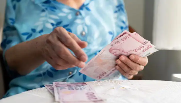 Dolandırıcılar Emeklilerin Tasarruflarına Göz Dikti: Yeni Yöntemler!