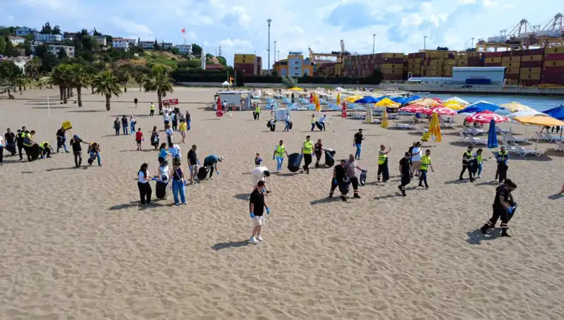 Yazın Keyfi Başladı: Plajlarda Çevre Temizliği Etkinliği Gerçekleşti