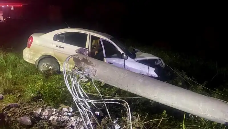Beton Direğe Çarpan Sürücü İçin Hayati Mücadele Devam Ediyor
