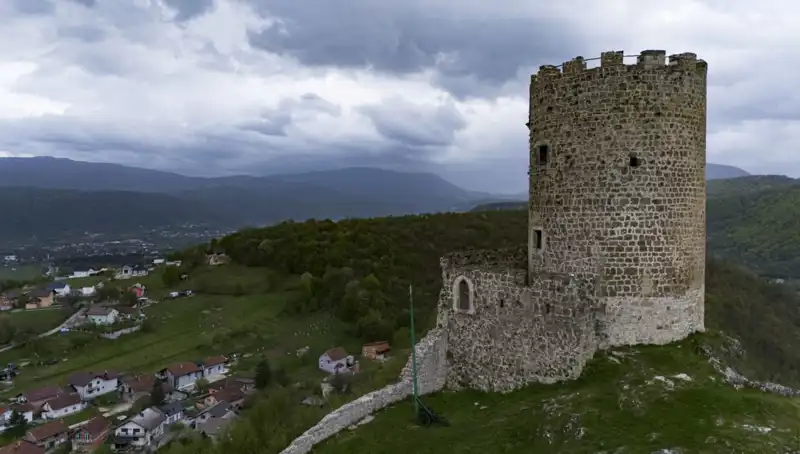Sokolac Kalesi: Bosna Hersek’in Zamana Direnen Tarihi Mirası