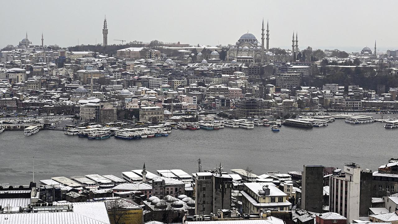 İstanbul'da Kışın İlk Karı Yağdı!