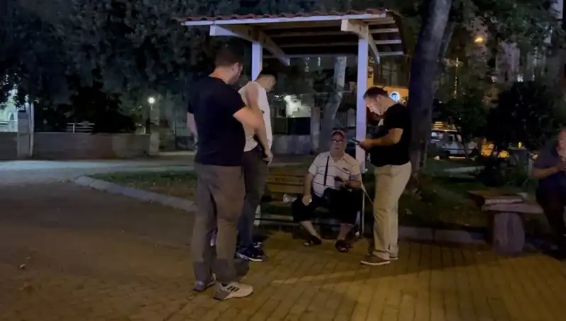 Görme Kaybı Olan Adamın Telefonunu Nasıl Çaldılar?