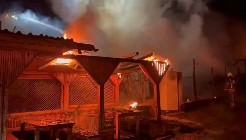 Şile’de Gözleme Restoranı Yangını: Altı İşletme Alevler İçinde Kaldı