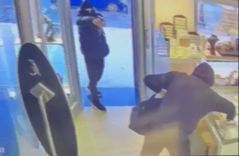 Ümraniye'de Maskeli Soyguncuların Korkunç Girişimi: Gözaltına Alınanlar Var!