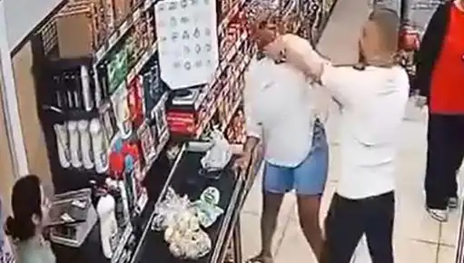 Marketin Kasa Sırasında Yaşanan Şok Edici Olay: Çocuğunun Önünde Kadına Saldırı