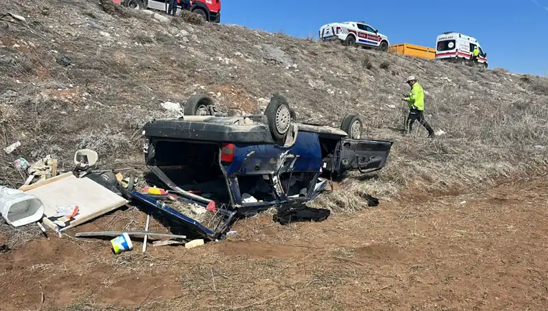 Otomobil Şarampole Uçtu: 3 Kişi Ağır Yaralandı, 4 Yaralı