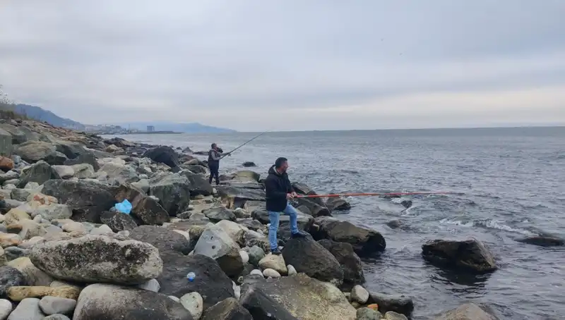 Kafesten Kaçan 2 Ton Levrek, Denizin Derinliklerine Kaçtı! Sahilde Büyüleyici Anlar