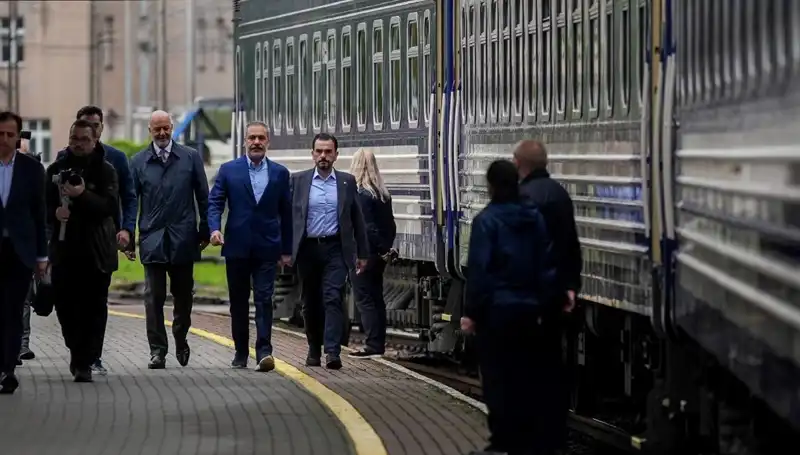 Dışişleri Bakanı Fidan'ın Ukrayna Ziyareti: Yeni Dönem mi Başlıyor?