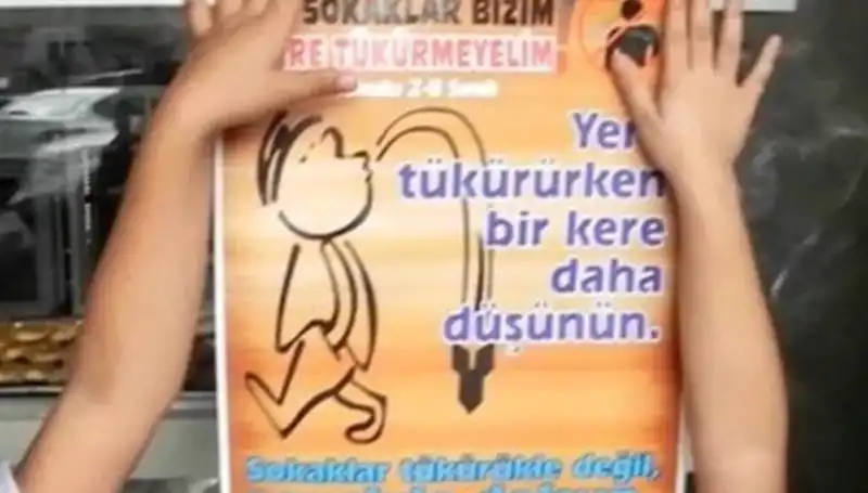 Yere Tükürdüğü İçin Ceza Aldı: Sosyal Medya Tartışma İçinde