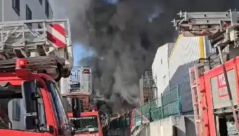 Tuzla'daki Fabrika Yangını: Kontrol Altında, Fakat Endişeler Sürüyor